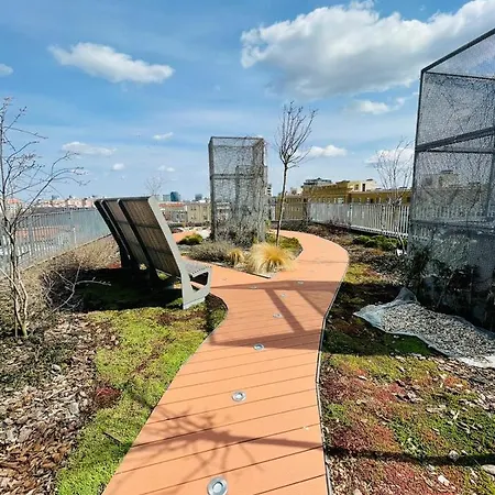 New Luxury Centre With Panoramic View, Free Parking *