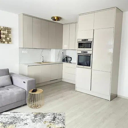 New Luxury Centre With Panoramic View, Free Parking Appartamento