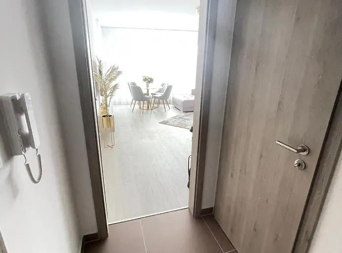 New Luxury Centre With Panoramic View, Free Parking Apartman *