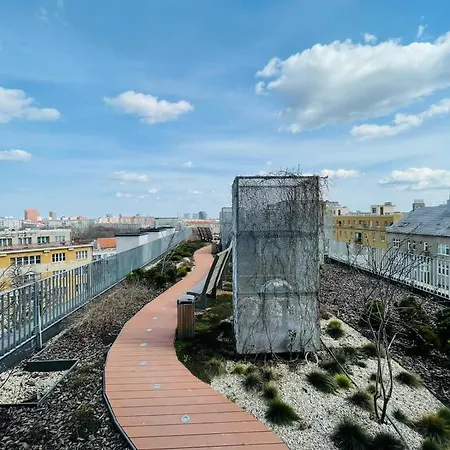 New Luxury Centre With Panoramic View, Free Parking Apartment Pressburg