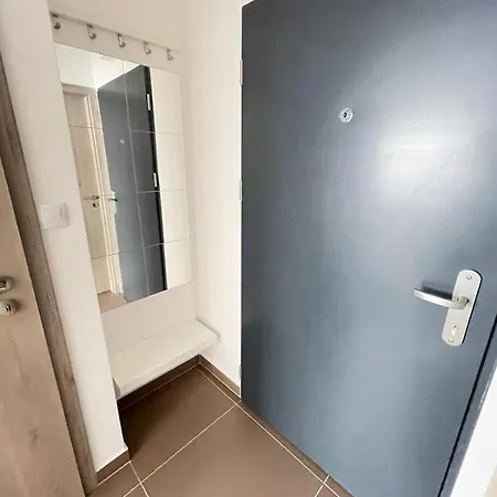 New Luxury Centre With Panoramic View, Free Parking *