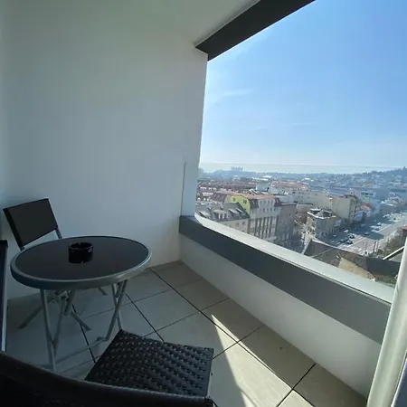 New Luxury Centre With Panoramic View, Free Parking ברטיסלאבה